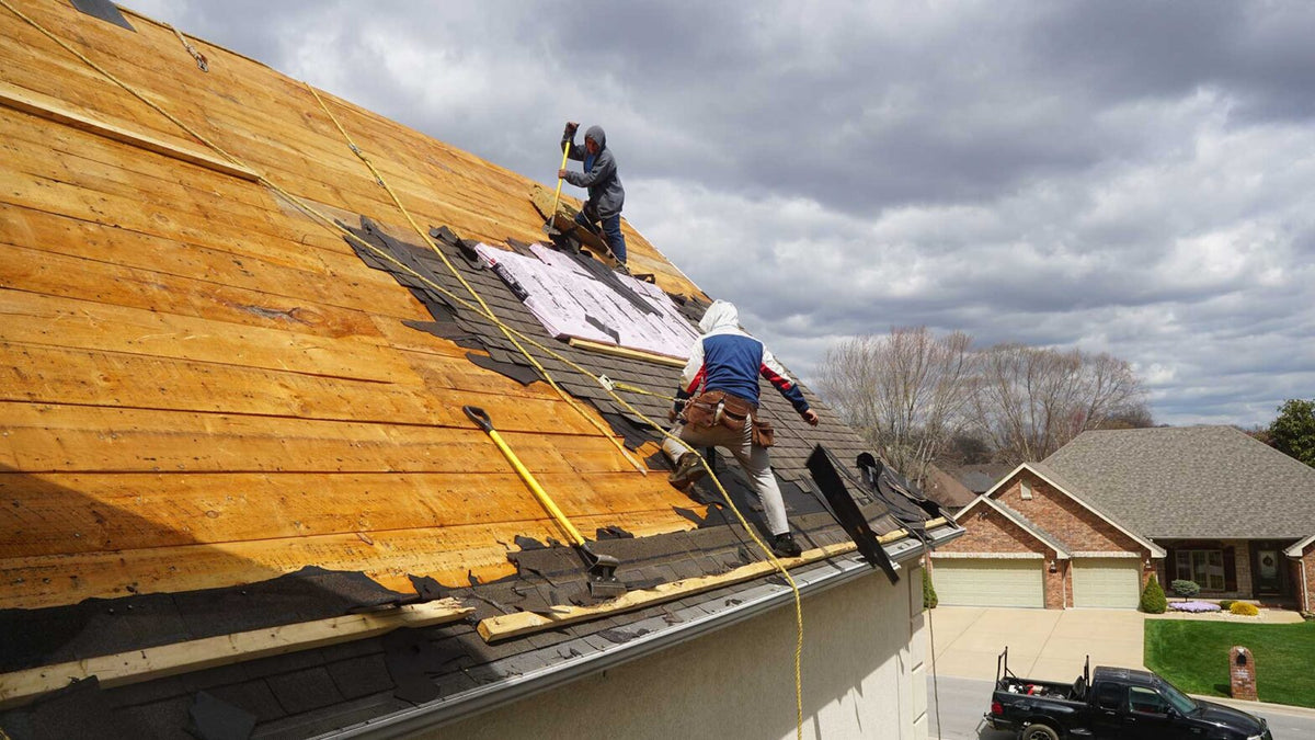 Roof Repair vs. Roof Replacement: How to Make the Right Choice